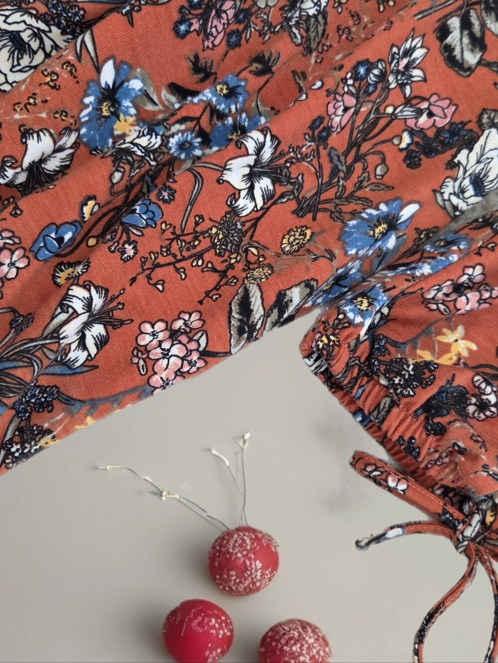 *1375 absolutely famous floral blouse Women XL used once - Picture 2 of 2